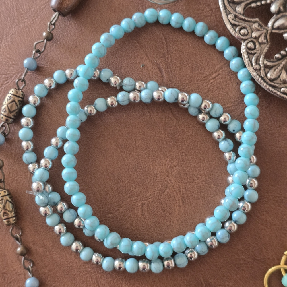 Turquoise and Gold Jewelry Set - Picture 6 of 16